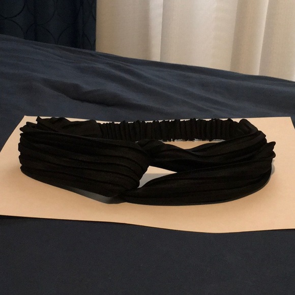 BLACK HEADBAND - Picture 2 of 3